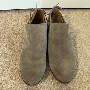 Korks  suede ankle bootie/shoe 8.5